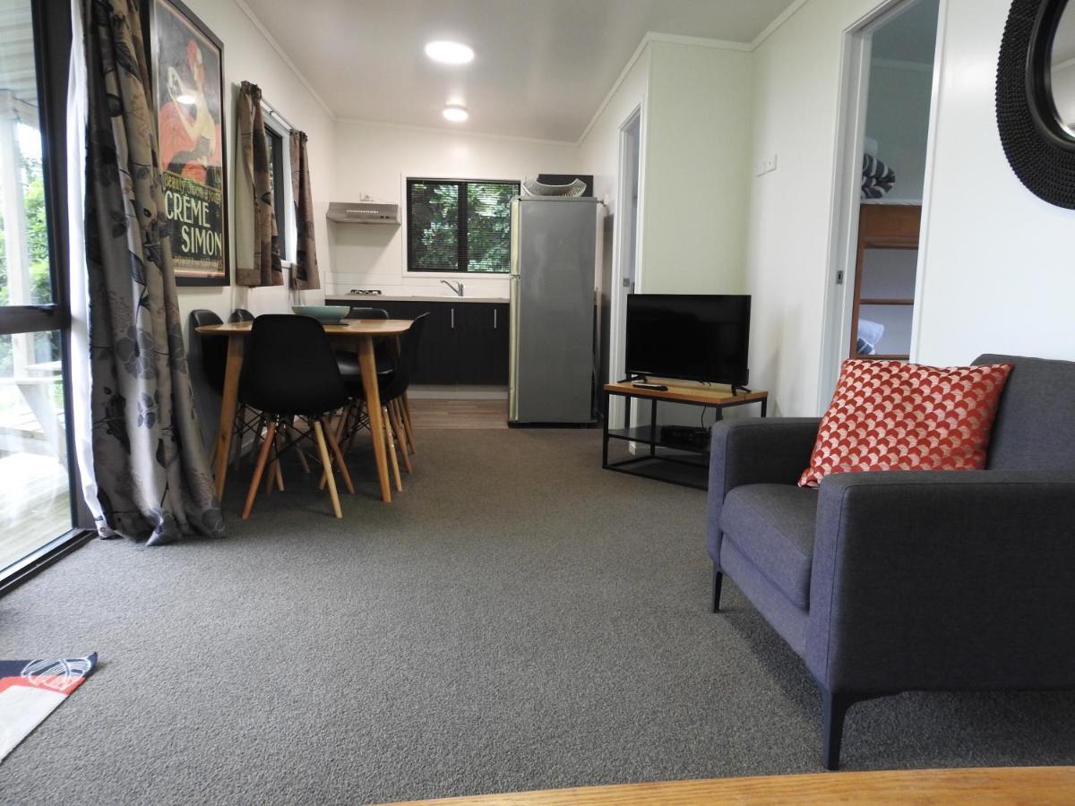 Oakura Beach Holiday Park Oda fotoğraf