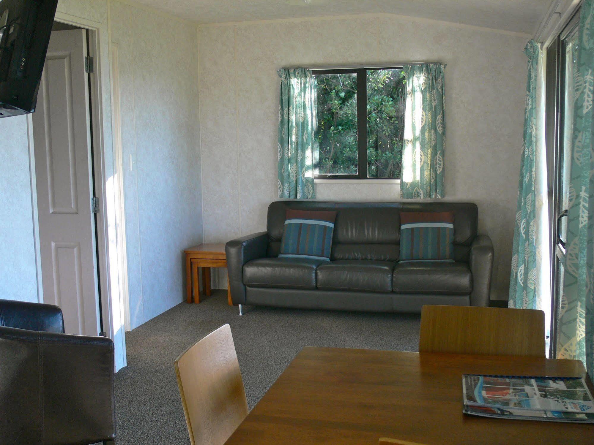 Oakura Beach Holiday Park Dış mekan fotoğraf